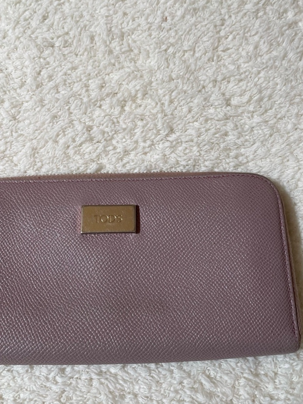 Tod’s Dusty Mauve Leather Zipper Wallet